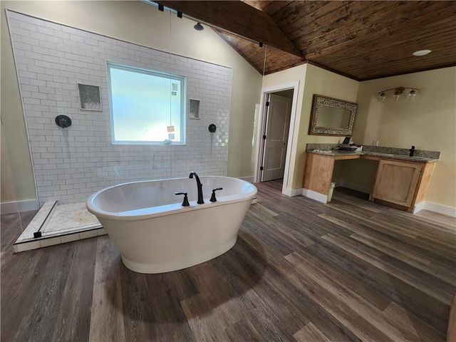 348 ESTATE Drive, Pineville, LA 71360