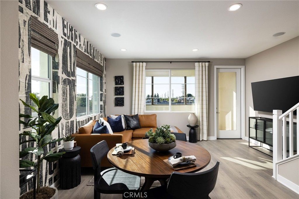 Image 11 of property listing at 324 E Whittier Boulevard, La Habra, CA 90631