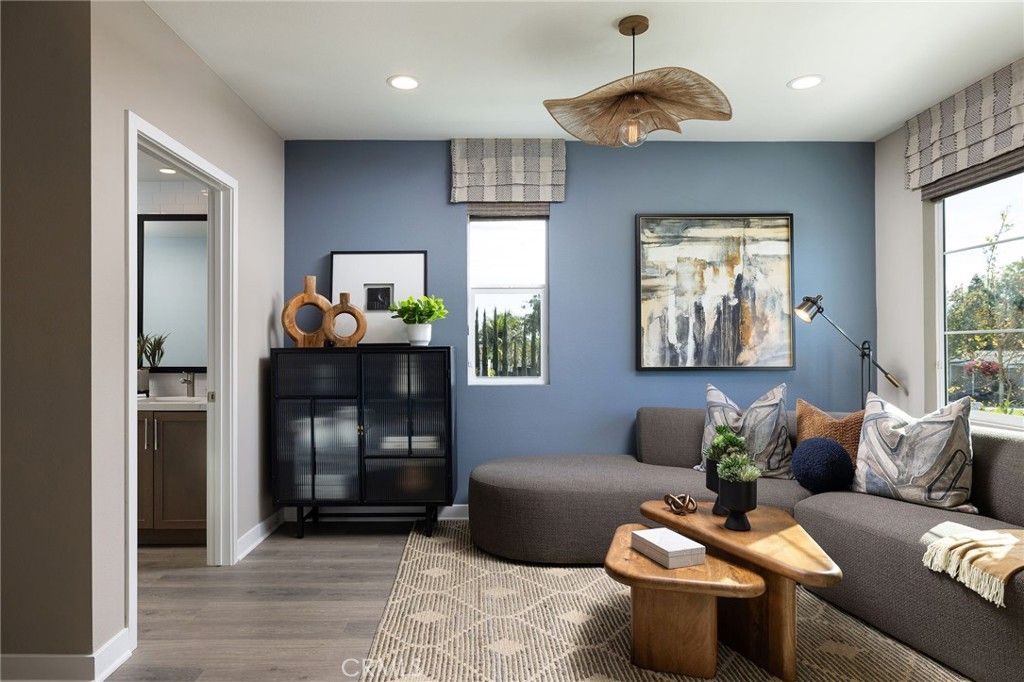 Image 3 of property listing at 324 E Whittier Boulevard, La Habra, CA 90631