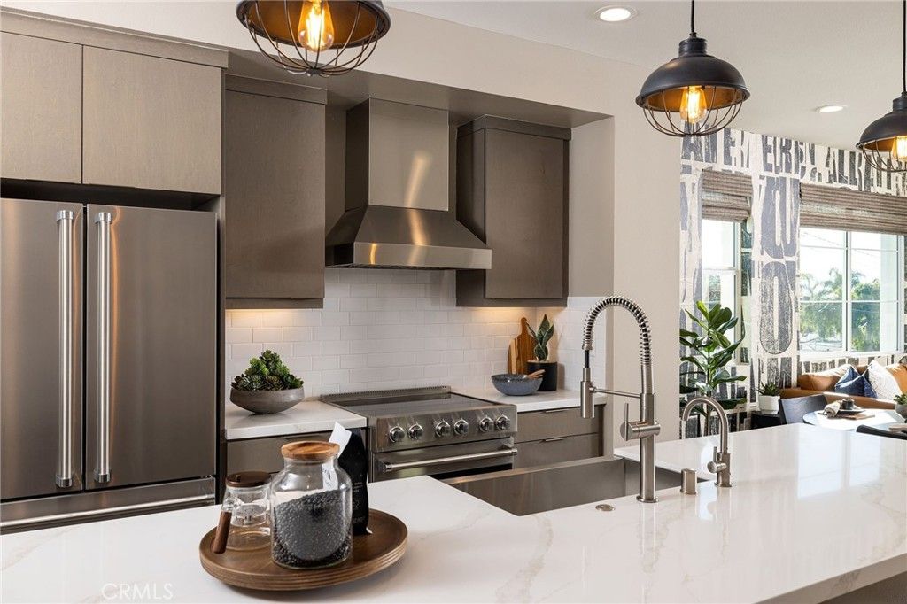 Image 7 of property listing at 324 E Whittier Boulevard, La Habra, CA 90631