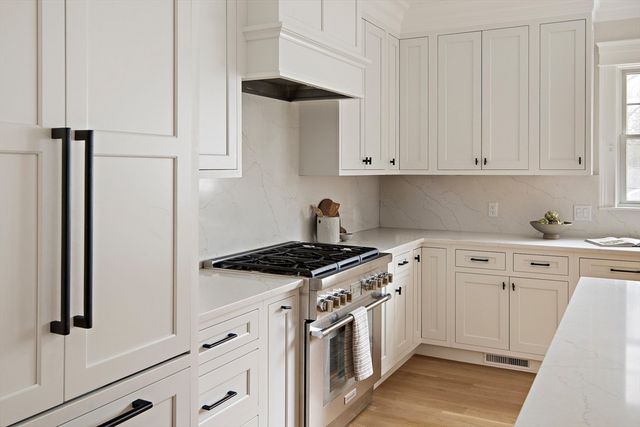 2 Abby Rd, Winchester, MA 01890