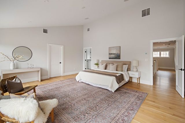 2 Abby Rd, Winchester, MA 01890