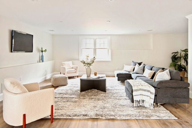 2 Abby Rd, Winchester, MA 01890