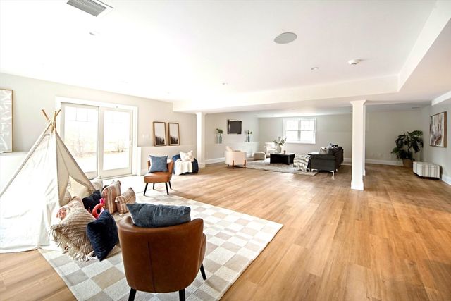 2 Abby Rd, Winchester, MA 01890