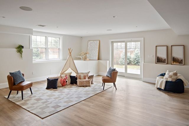 2 Abby Rd, Winchester, MA 01890