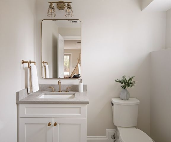 2 Abby Rd, Winchester, MA 01890