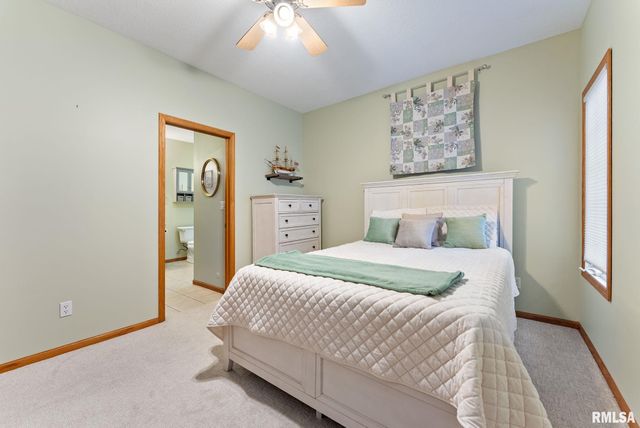 16 Cherry Hill Court, Hampton, IL 61256