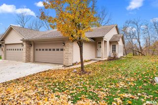 16 Cherry Hill Court, Hampton, IL 61256