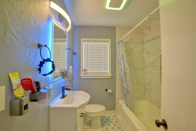 4301 N Indiana Avenue, Oklahoma City, OK 73118