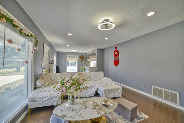 4301 N Indiana Avenue, Oklahoma City, OK 73118