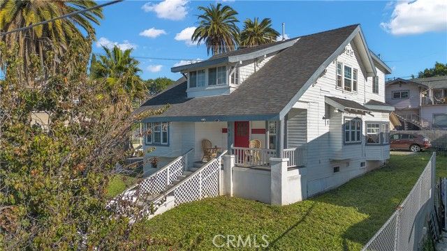 152 N Benton, Los Angeles, CA 90026