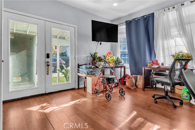 152 N Benton, Los Angeles, CA 90026