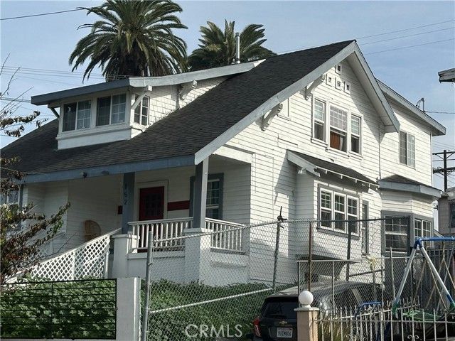 152 N Benton, Los Angeles, CA 90026