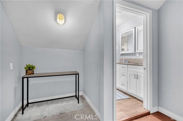 152 N Benton, Los Angeles, CA 90026