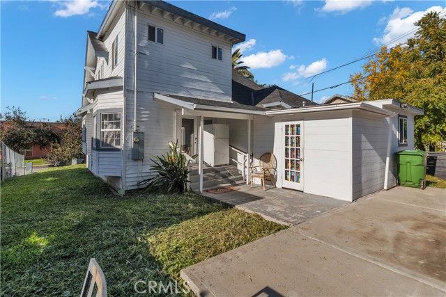 152 N Benton, Los Angeles, CA 90026