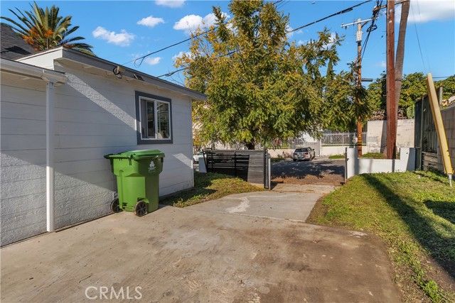 152 N Benton, Los Angeles, CA 90026