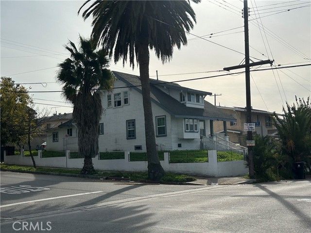 152 N Benton, Los Angeles, CA 90026