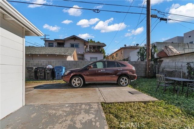 152 N Benton, Los Angeles, CA 90026