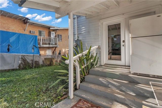 152 N Benton, Los Angeles, CA 90026