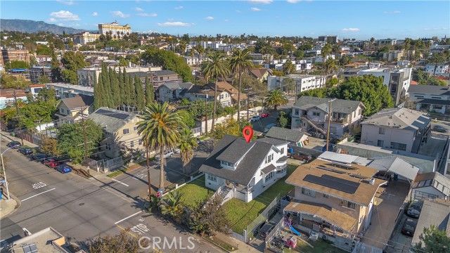 152 N Benton, Los Angeles, CA 90026