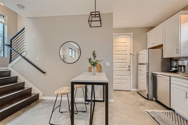 904 E 2nd ST B, Austin, TX 78702