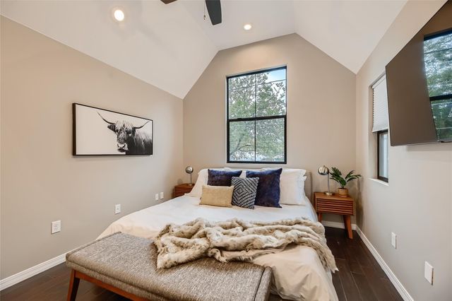904 E 2nd ST B, Austin, TX 78702