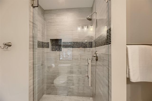 904 E 2nd ST B, Austin, TX 78702