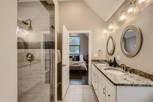 904 E 2nd ST B, Austin, TX 78702