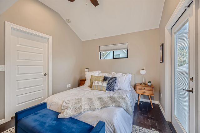 904 E 2nd ST B, Austin, TX 78702