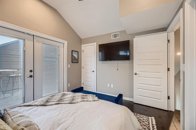 904 E 2nd ST B, Austin, TX 78702