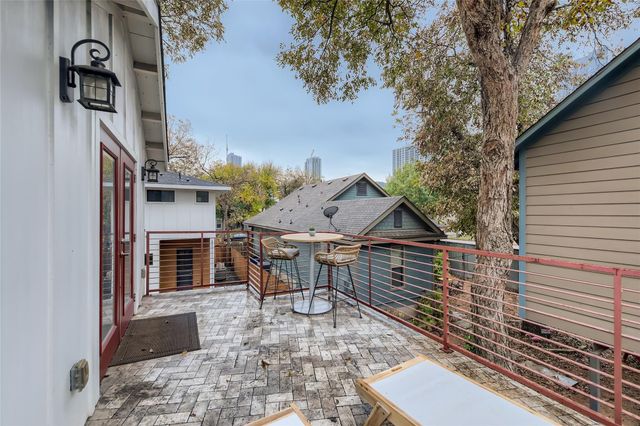 904 E 2nd ST B, Austin, TX 78702