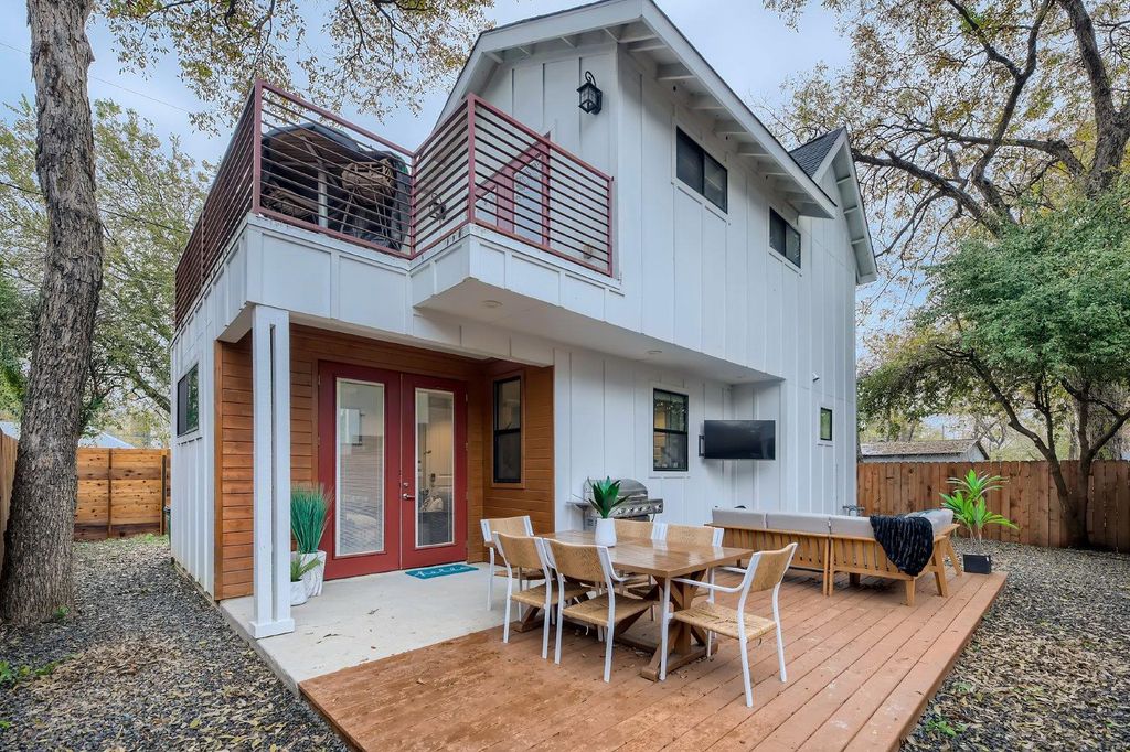904 E 2nd ST B, Austin, TX 78702