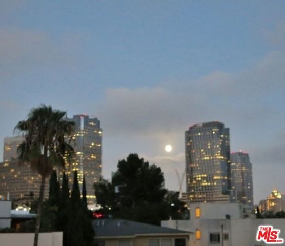 1611 S Beverly Glen 3B, Los Angeles, CA 90024