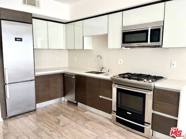 1611 S Beverly Glen 3B, Los Angeles, CA 90024
