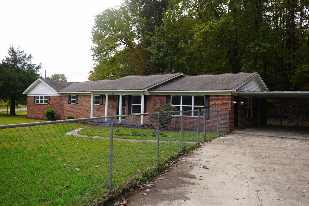 200 Newman Dr., Helena, AR 72342