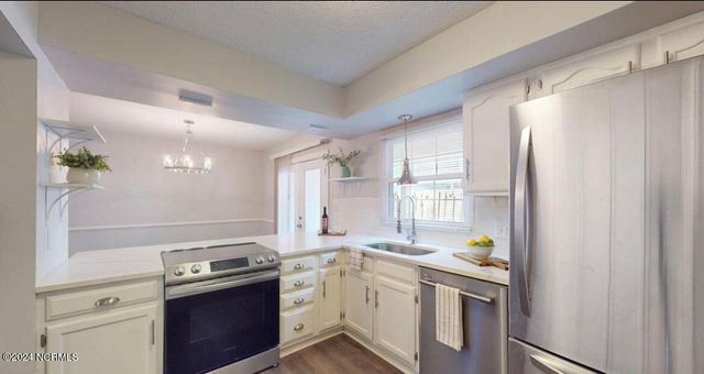 126 Oakmont Drive 12, Greenville, NC 27858