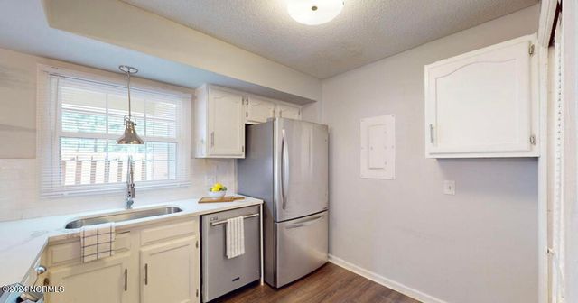 126 Oakmont Drive 12, Greenville, NC 27858