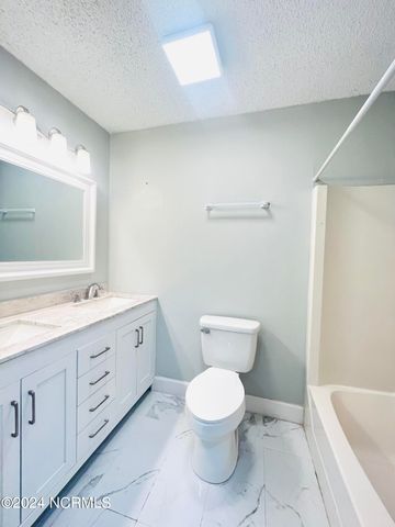 126 Oakmont Drive 12, Greenville, NC 27858