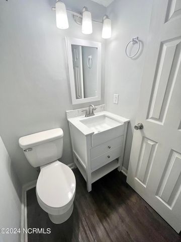 126 Oakmont Drive 12, Greenville, NC 27858