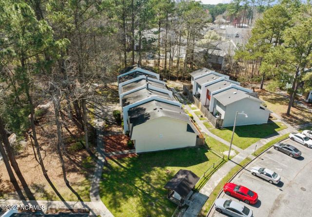 126 Oakmont Drive 12, Greenville, NC 27858