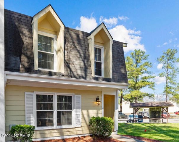 126 Oakmont Drive 12, Greenville, NC 27858