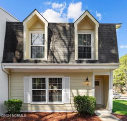 126 Oakmont Drive 12, Greenville, NC 27858