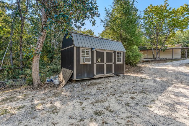 5719 JV Woolley Drive, Crestview, FL 32539