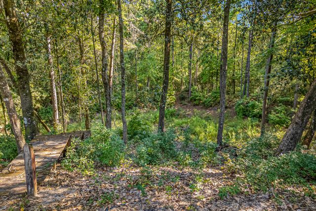 5719 JV Woolley Drive, Crestview, FL 32539