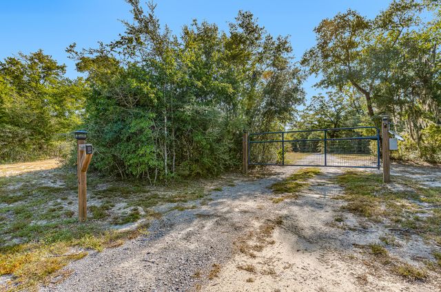 5719 JV Woolley Drive, Crestview, FL 32539