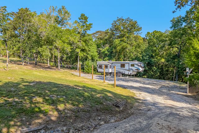 5719 JV Woolley Drive, Crestview, FL 32539