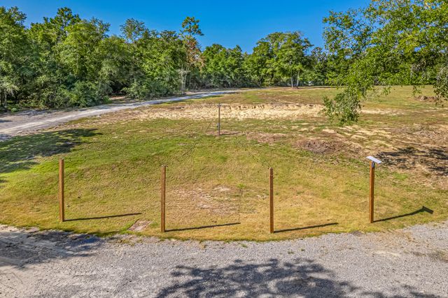 5719 JV Woolley Drive, Crestview, FL 32539