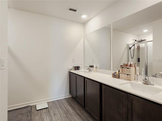 1679 WYNFORD CIRCLE, Tavares, FL 32778