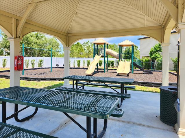 1679 WYNFORD CIRCLE, Tavares, FL 32778