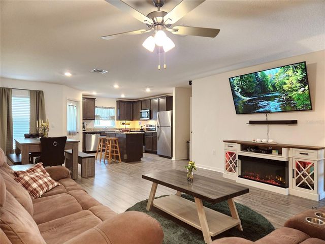 1679 WYNFORD CIRCLE, Tavares, FL 32778